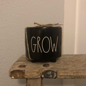 NWT Small Rae Dunn Grow Planter Matte Black 🌿